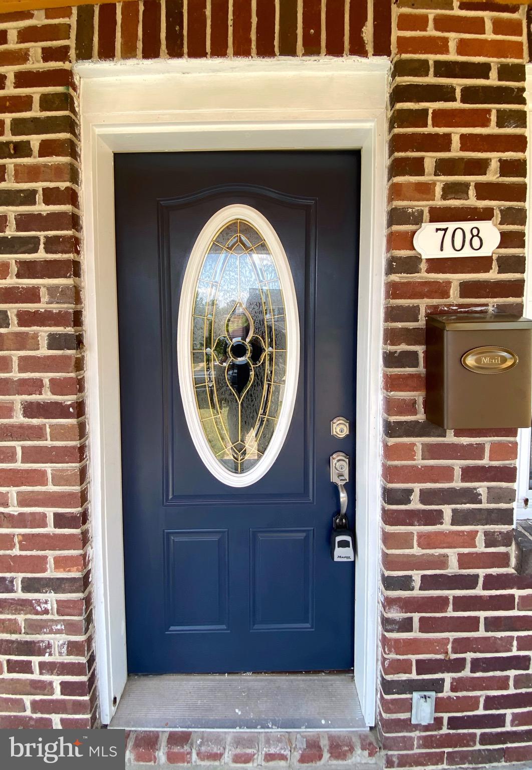 708 Devonshire Road Baltimore, MD 21229 - Photo 2 of 20