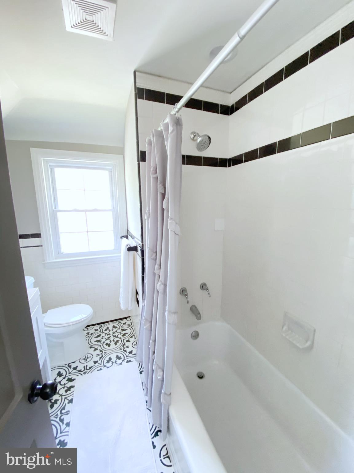 708 Devonshire Road Baltimore, MD 21229 - Photo 13 of 20