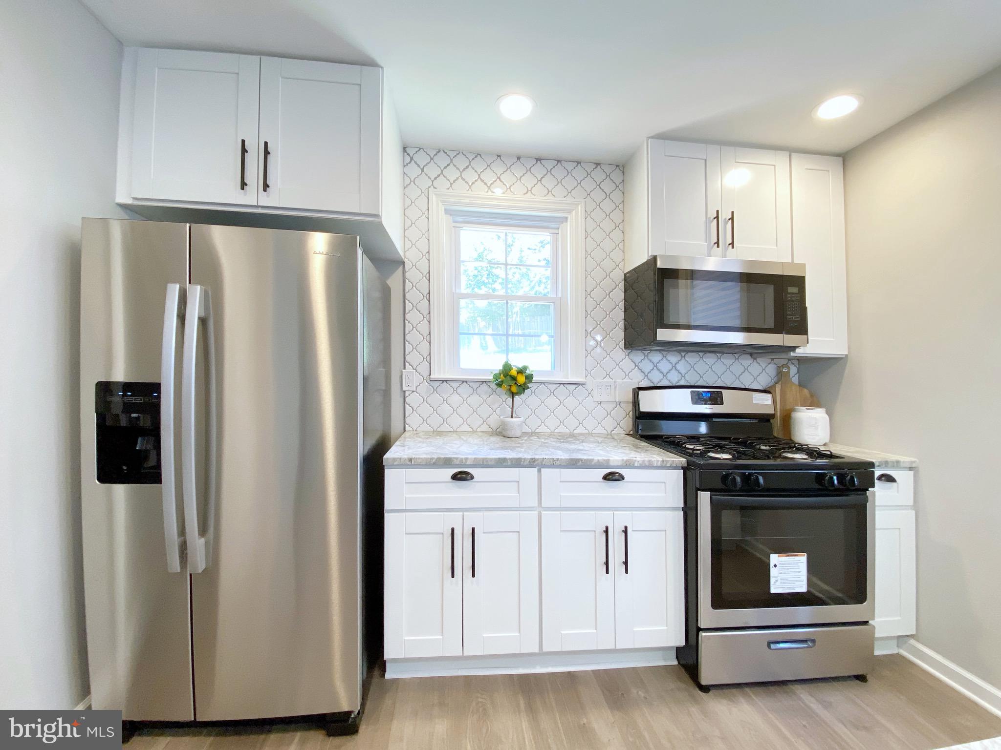 708 Devonshire Road Baltimore, MD 21229 - Photo 8 of 20