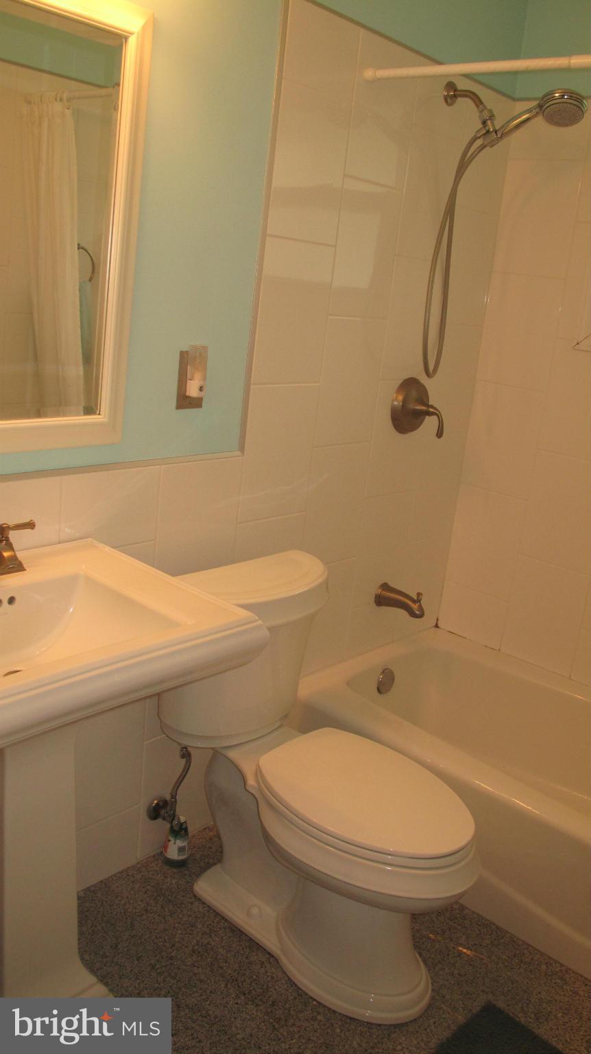 5503 Moultrie Road Springfield, VA 22151 - Photo 7 of 13 Bath