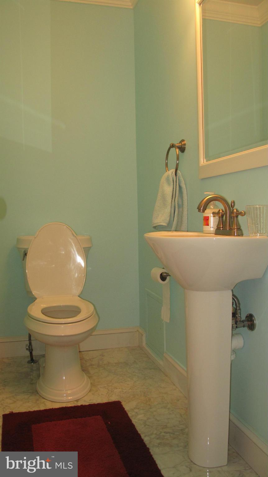 5503 Moultrie Road Springfield, VA 22151 - Photo 8 of 13 Bath