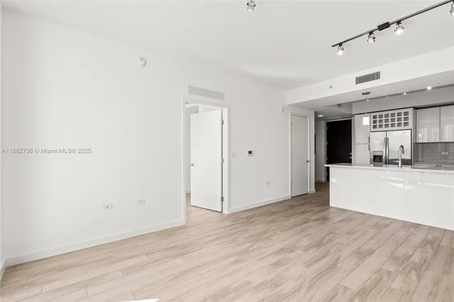 $460,000 | 999 Southwest 1st Avenue, Unit 2208, Miami, FL 33130