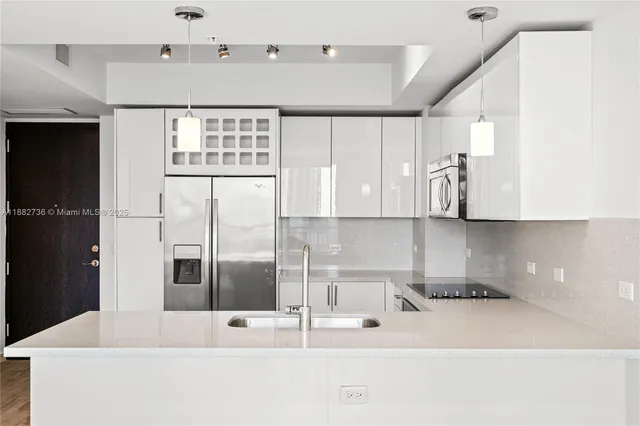 $460,000 | 999 Southwest 1st Avenue, Unit 2208, Miami, FL 33130