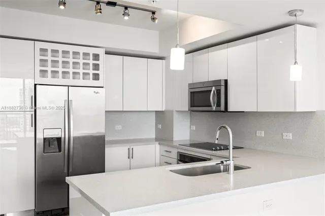 $460,000 | 999 Southwest 1st Avenue, Unit 2208, Miami, FL 33130