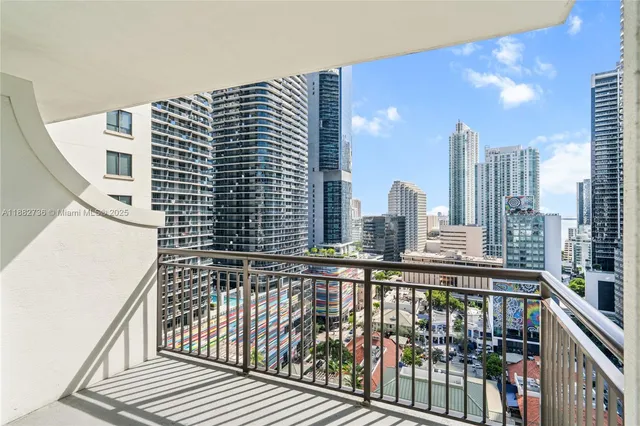 $460,000 | 999 Southwest 1st Avenue, Unit 2208, Miami, FL 33130