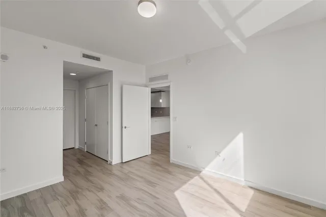 $460,000 | 999 Southwest 1st Avenue, Unit 2208, Miami, FL 33130