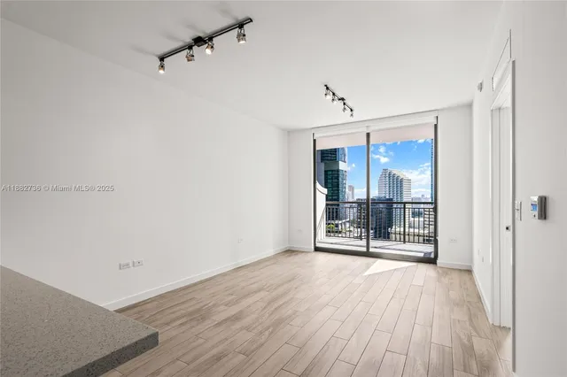 $460,000 | 999 Southwest 1st Avenue, Unit 2208, Miami, FL 33130