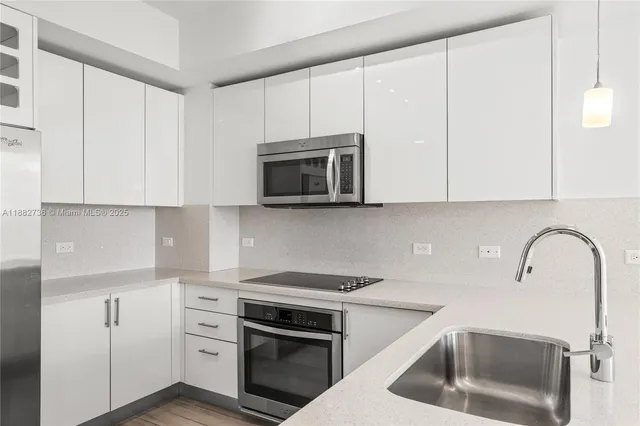 $460,000 | 999 Southwest 1st Avenue, Unit 2208, Miami, FL 33130