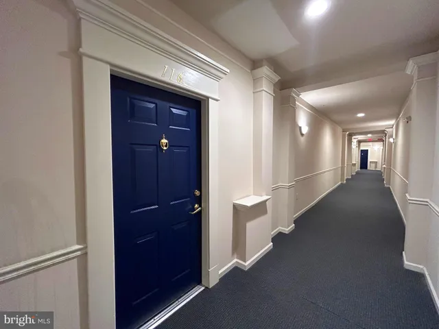 $2,450 | 2921 Deer Hollow Way, Unit 116, Fairfax, VA 22031