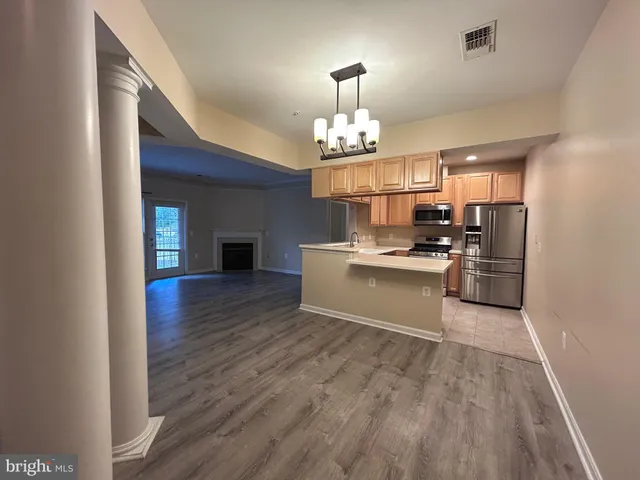 $2,450 | 2921 Deer Hollow Way, Unit 116, Fairfax, VA 22031