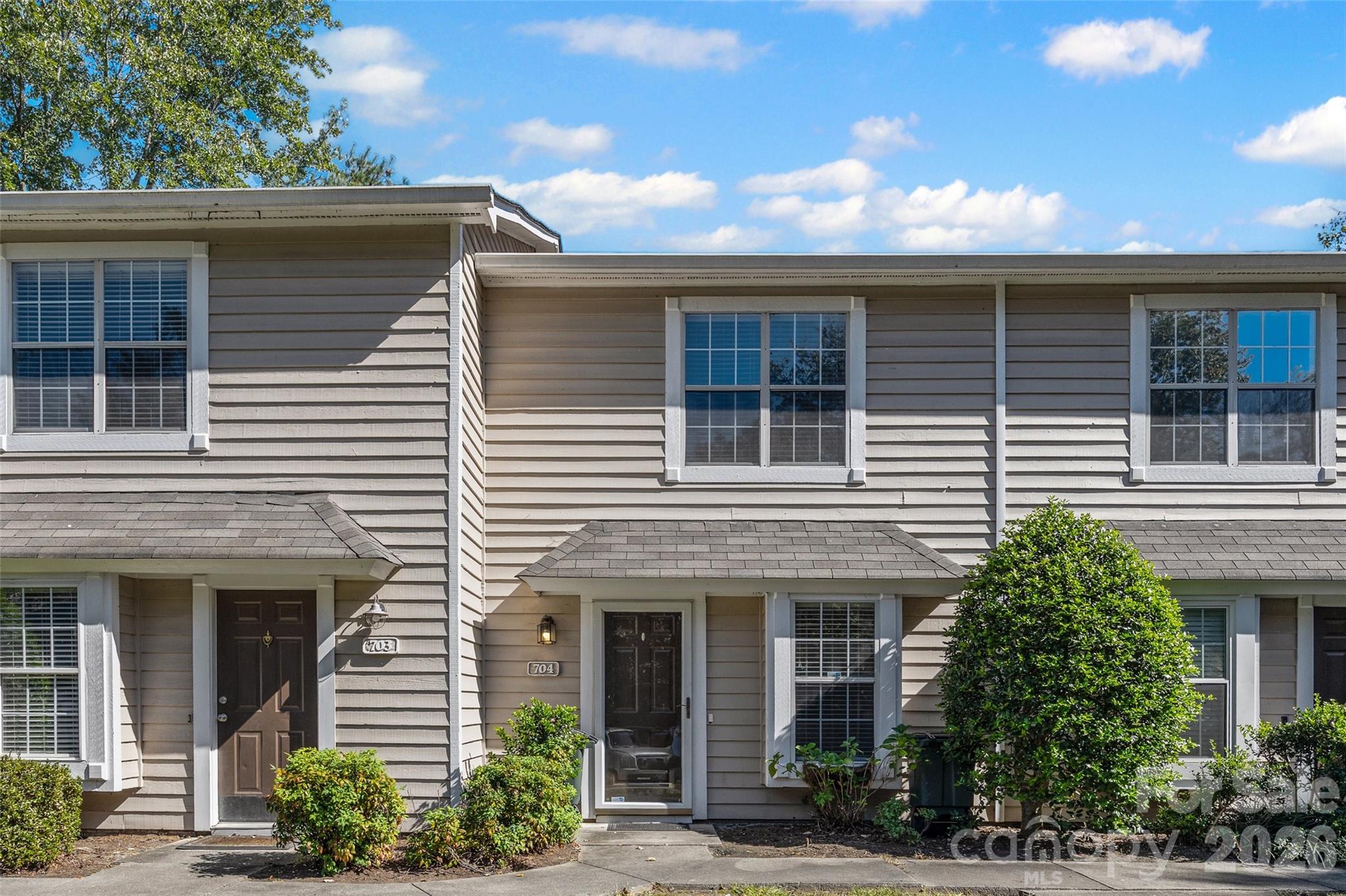 704 Heritage Parkway Fort Mill, SC 29715 - Photo 2 of 29