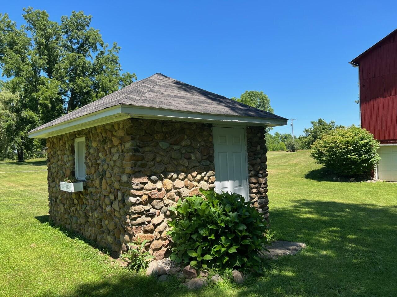 3951 Waldron Road North Adams, MI 49262 - Photo 77 of 104 thumbnail_IMG_9783