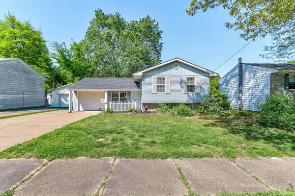 $260,000 | 6116 Hickory Hill Lane, Evansville, IN 47710