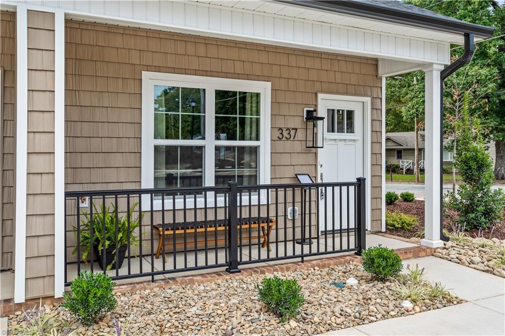 333 Rockspring Road High Point, NC 27262 - Photo 2 of 26