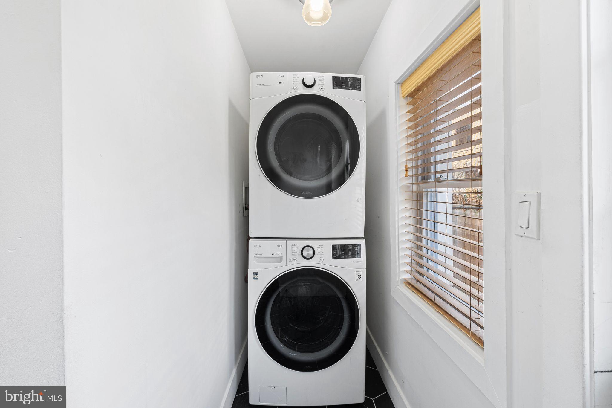 2937 Nicholas Street Philadelphia, PA 19121 - Photo 12 of 33 a utility room with dryer and washer