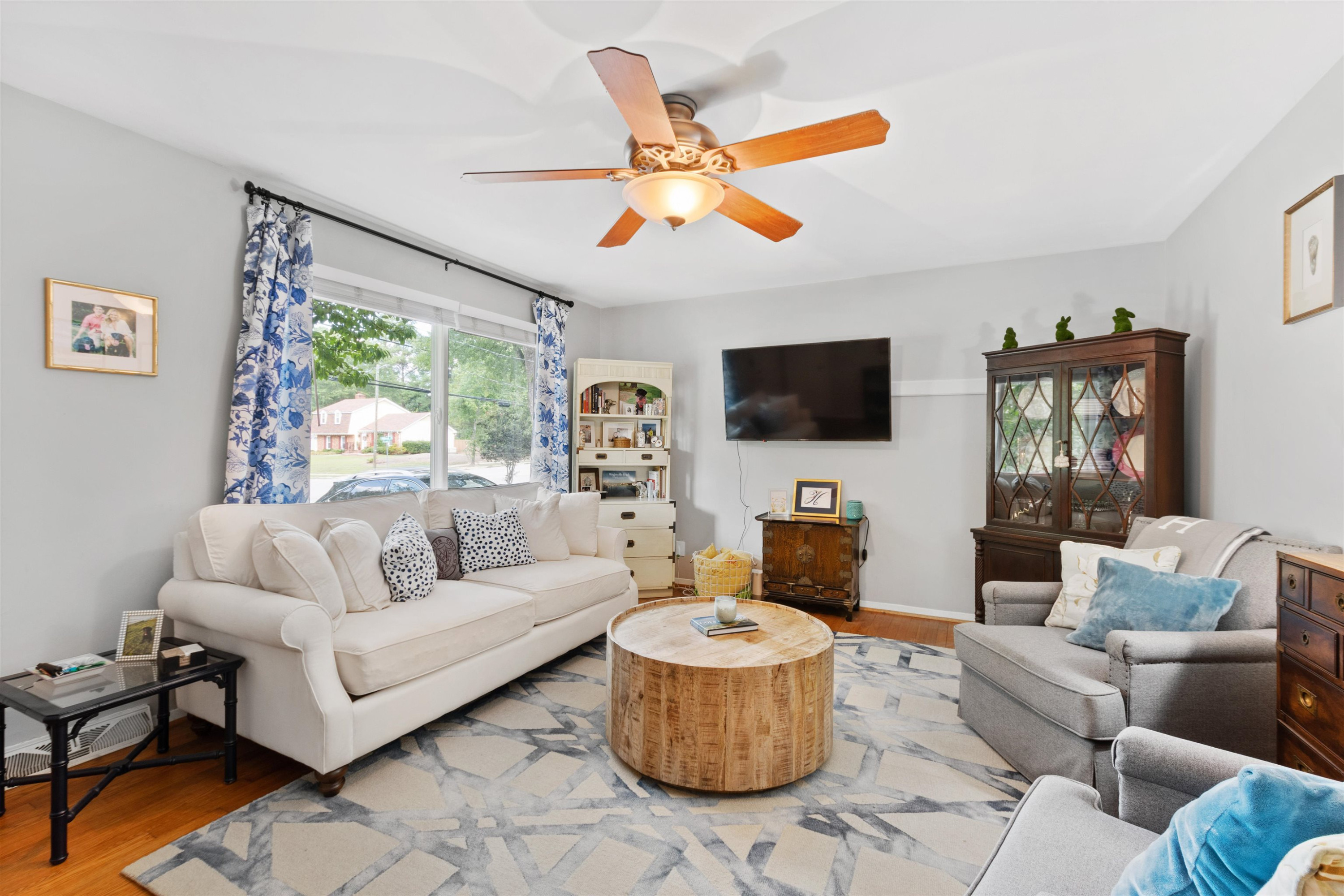 516 East Millbrook Road Raleigh, NC 27609 - Photo 5 of 23 Photo 5