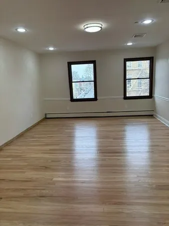$2,800 | 260 Broadway, Unit 4, Bayonne, NJ 07002