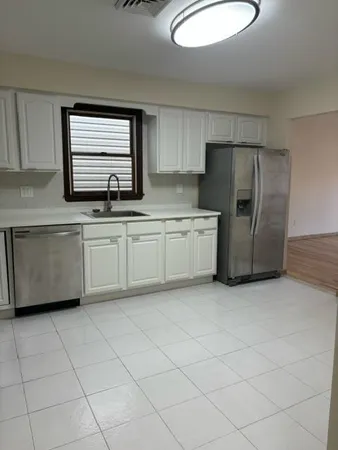 $2,800 | 260 Broadway, Unit 4, Bayonne, NJ 07002