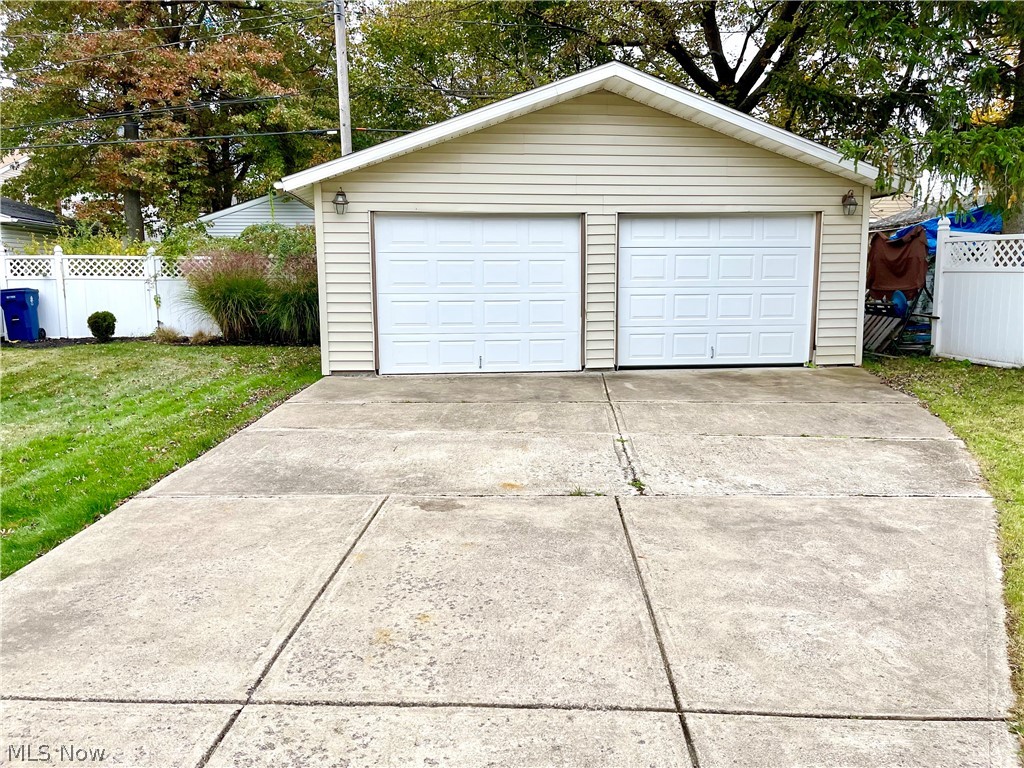 899 Clarence Road Cleveland Heights, OH 44121 - Photo 24 of 24 Garage