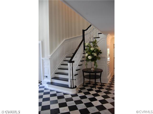 6603 Three Chopt Road Richmond, VA 23226 - Photo 4 of 13 Foyer