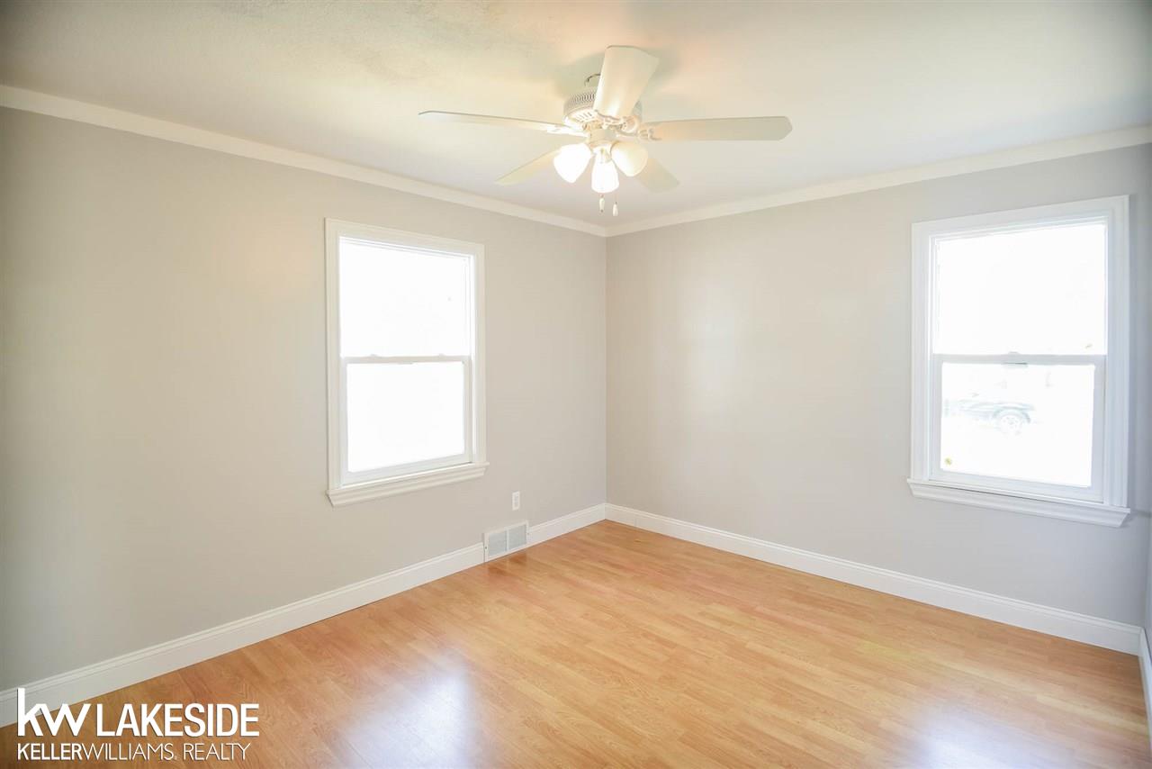 42100 Hayes Road Clinton Township, MI 48038 - Photo 10 of 22 50021897-9.JPG
