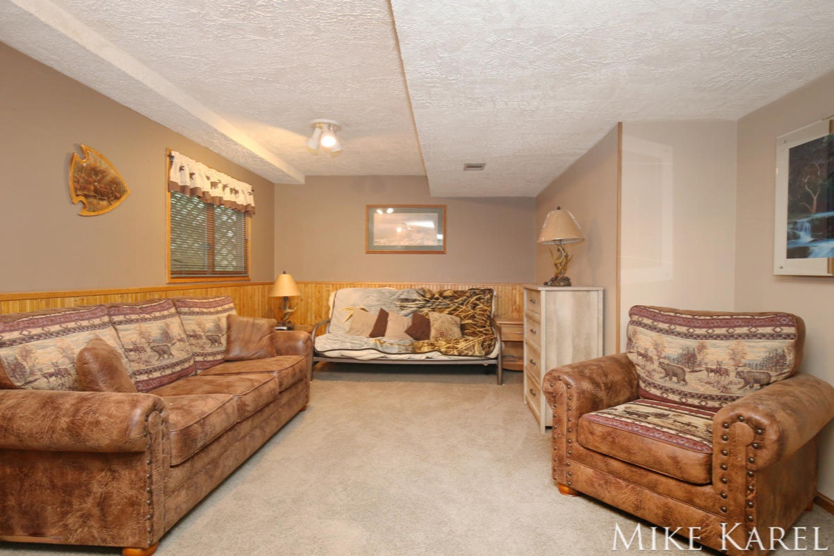 1384 Bauer Road Jenison, MI 49428 - Photo 14 of 20 jen15