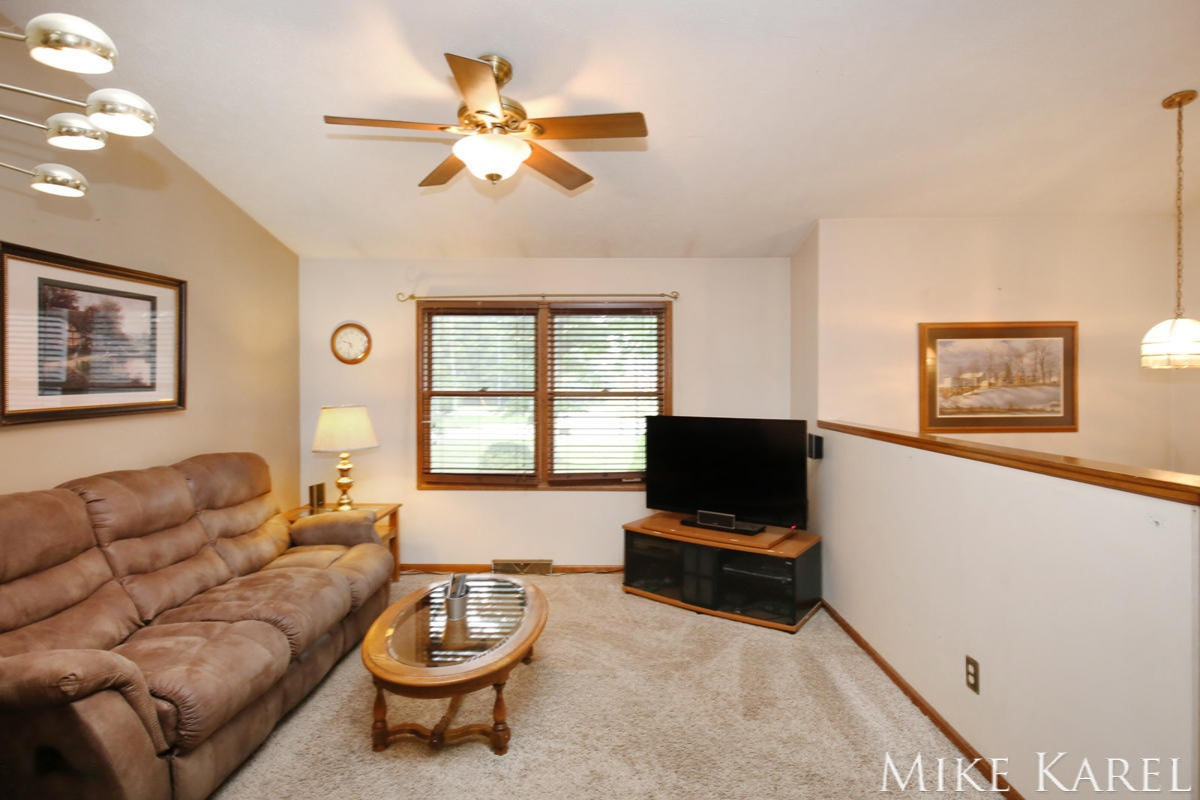 1384 Bauer Road Jenison, MI 49428 - Photo 3 of 20 jen3