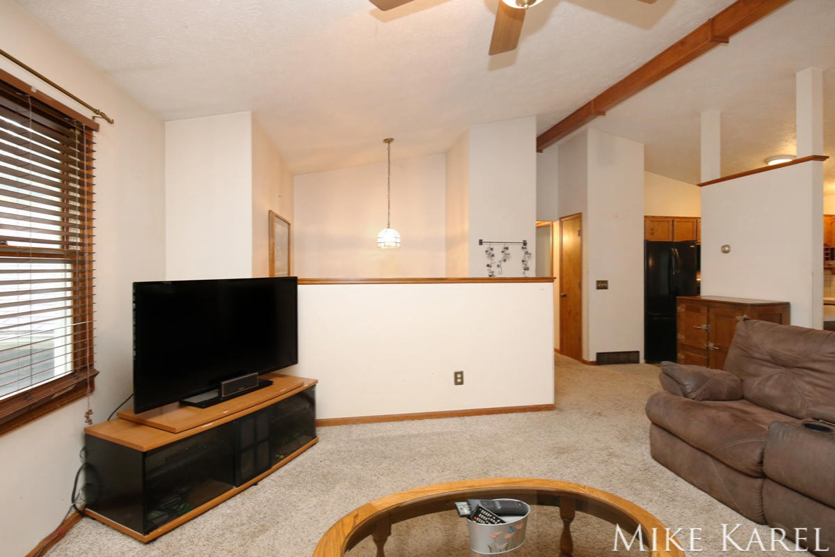 1384 Bauer Road Jenison, MI 49428 - Photo 5 of 20 jen6