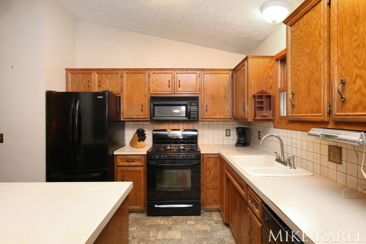1384 Bauer Road Jenison, MI 49428 - Photo 7 of 20 jen7
