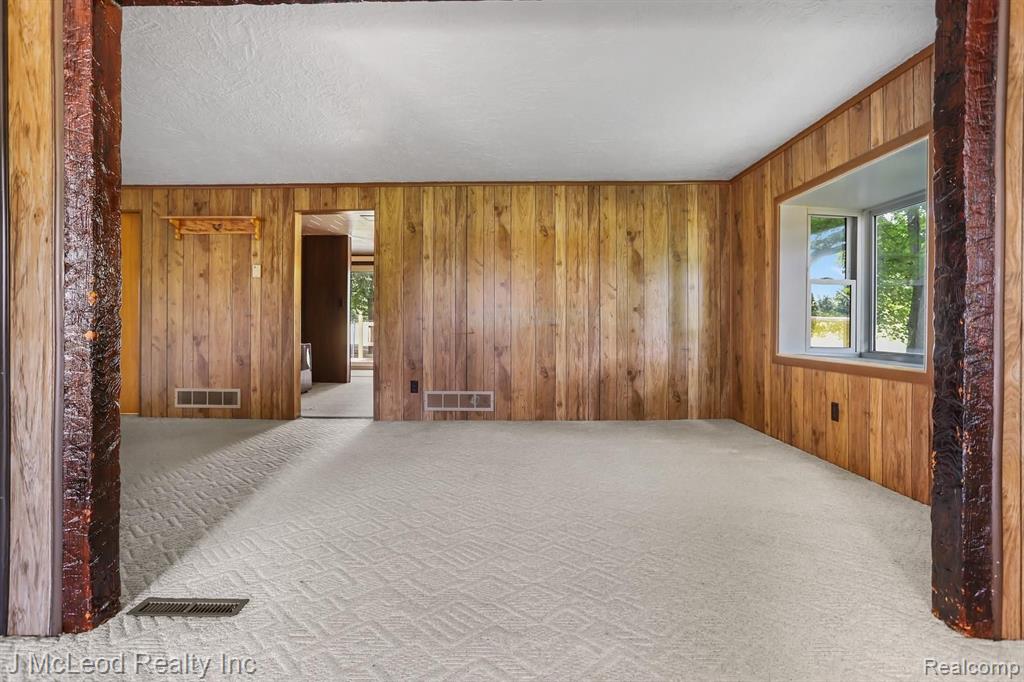 9649 State Road Millington, MI 48746 - Photo 10 of 40