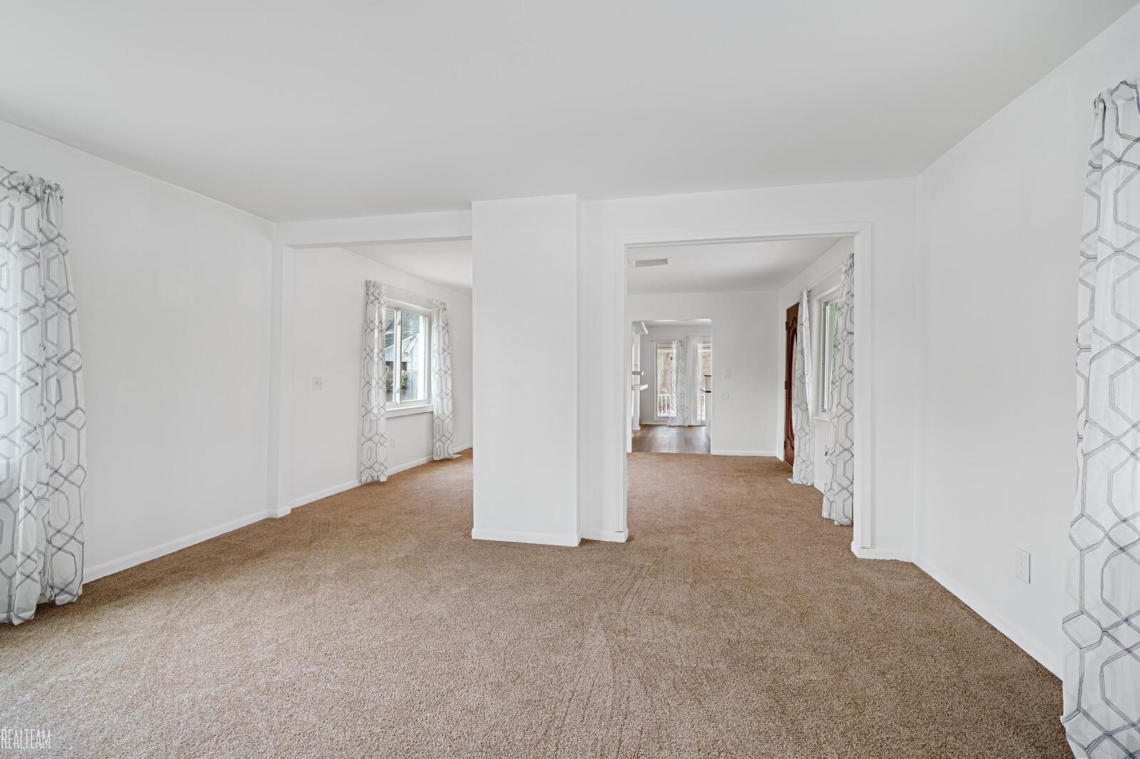 260 Riverside Drive Mount Clemens, MI 48043 - Photo 10 of 27 Gallery Image 10