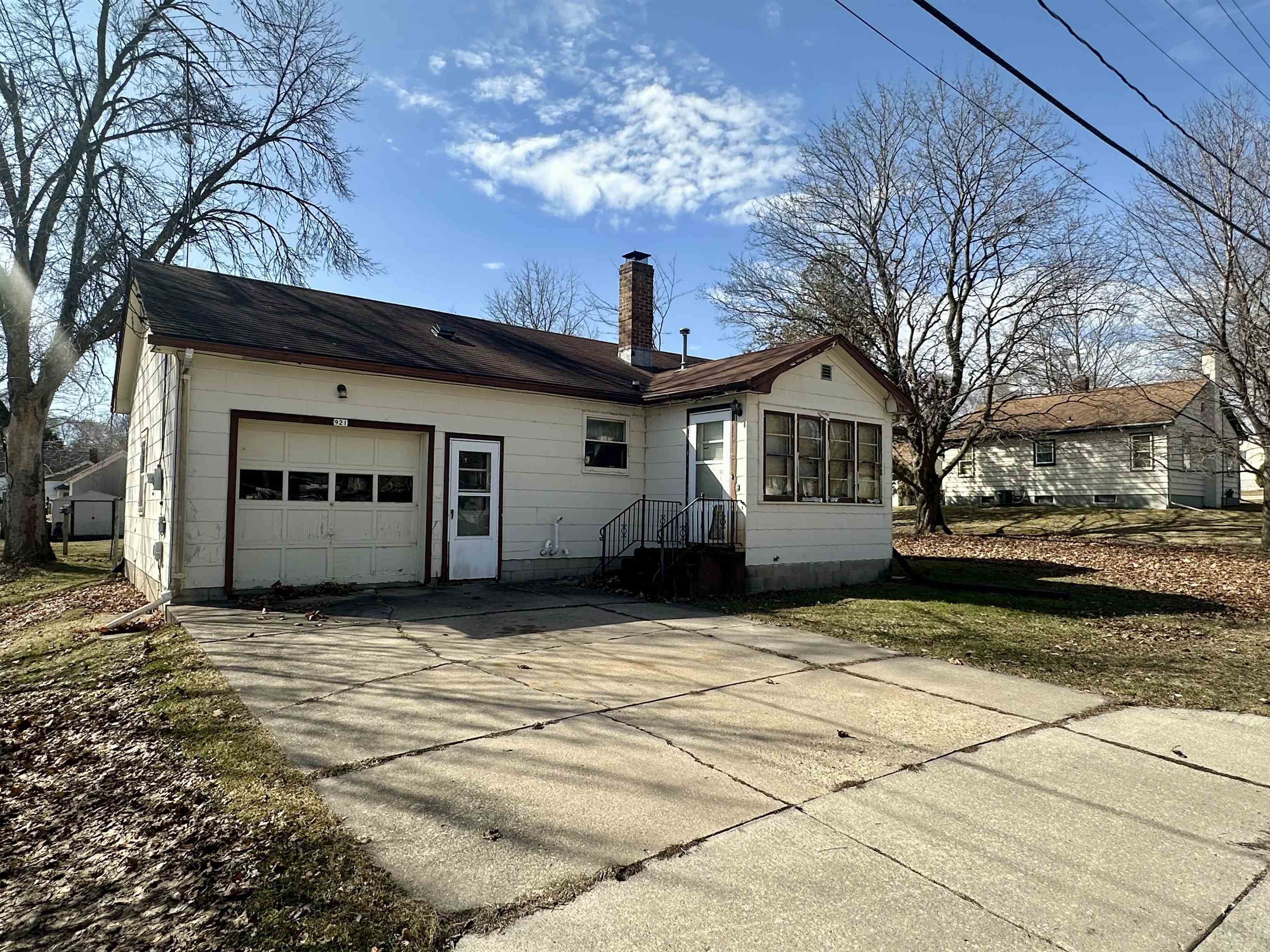 921 Wilson Street Princeton, WI 54968 - Photo 2 of 26