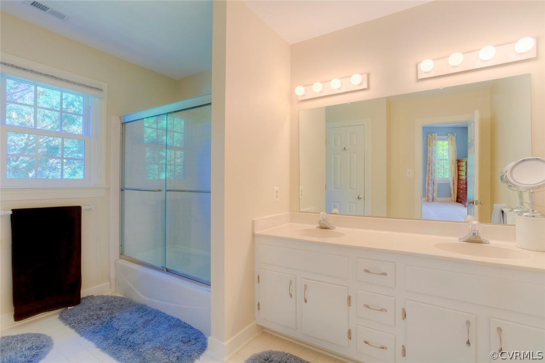 2153 Kelly Ridge Road Henrico, VA 23233 - Photo 23 of 34 The Master Bath. Double vanities, a large linen cl