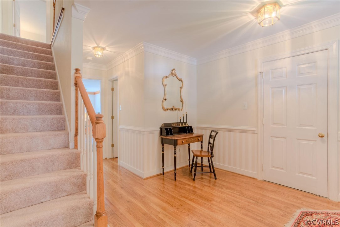 2153 Kelly Ridge Road Henrico, VA 23233 - Photo 4 of 34 Come on in! This home has great flow for entertain