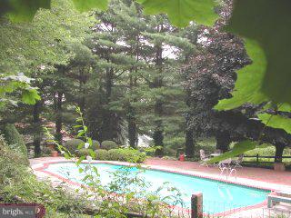 308 Ponds Edge Road West Chester, PA 19382 - Photo 3 of 6 Gallery Image 3