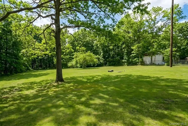 $599,999 | 318 Jamaica Avenue, Medford, NY 11763