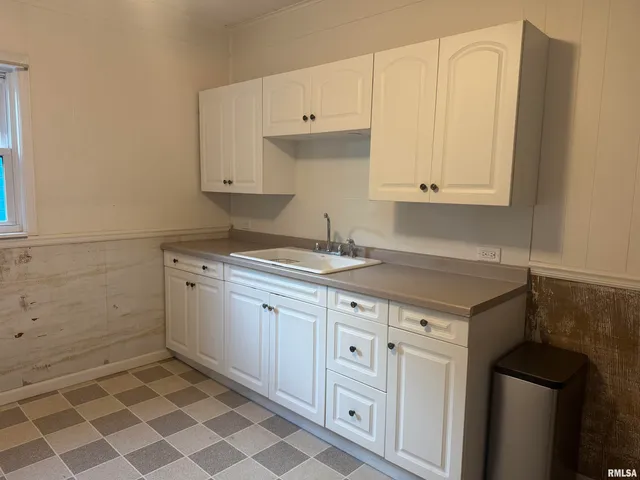 $130,000 | 226 Cass Place, Canton, IL 61520