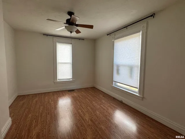 $130,000 | 226 Cass Place, Canton, IL 61520