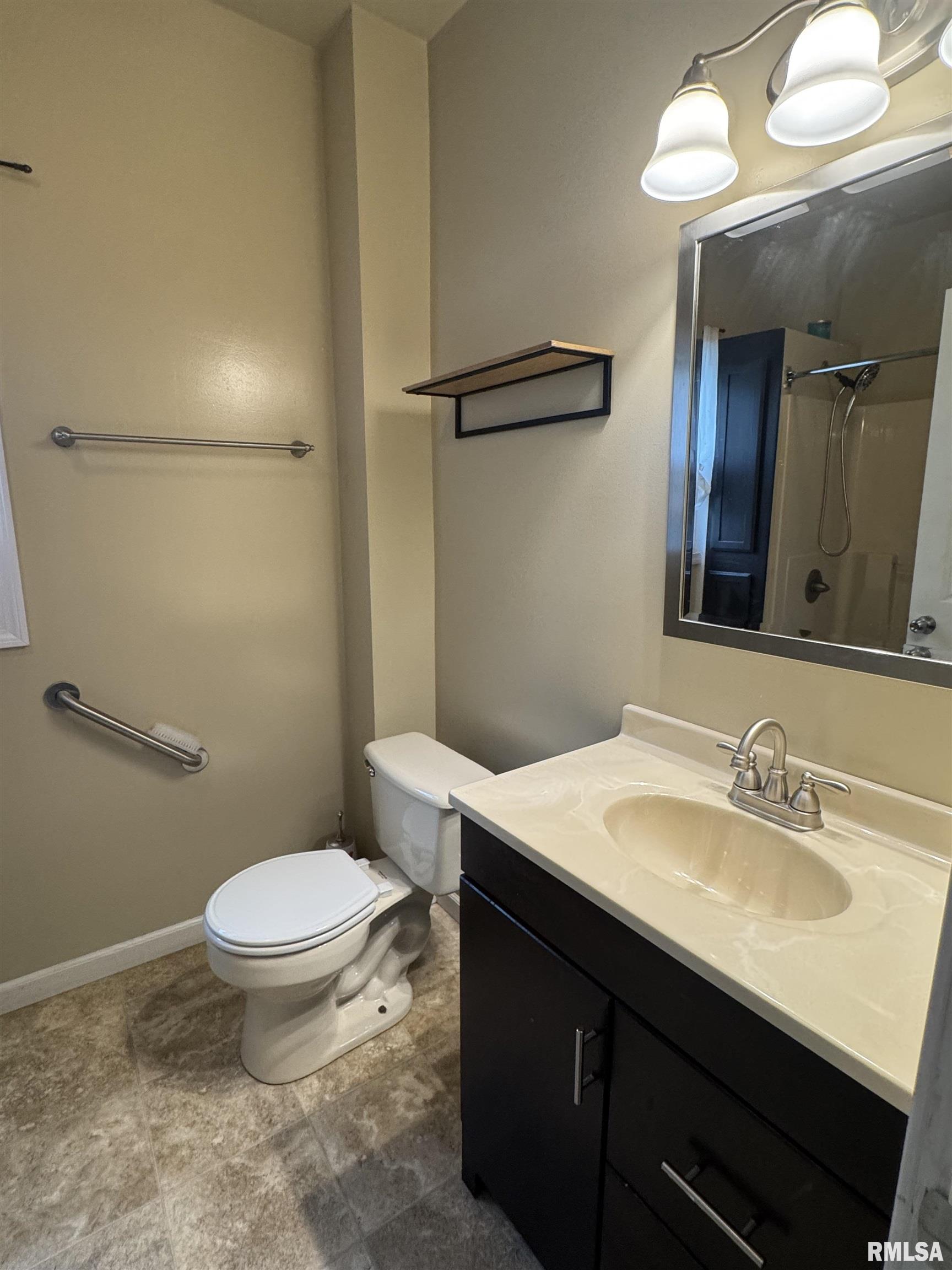 226 Cass Place Canton, IL 61520 - Photo 17 of 41