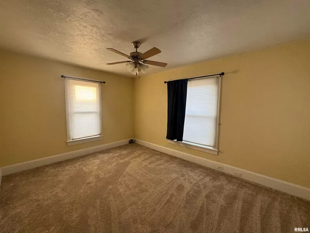 $130,000 | 226 Cass Place, Canton, IL 61520