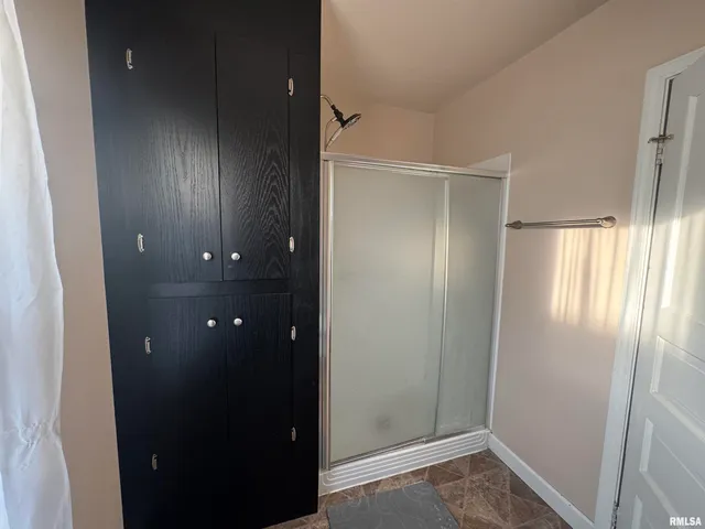 $130,000 | 226 Cass Place, Canton, IL 61520