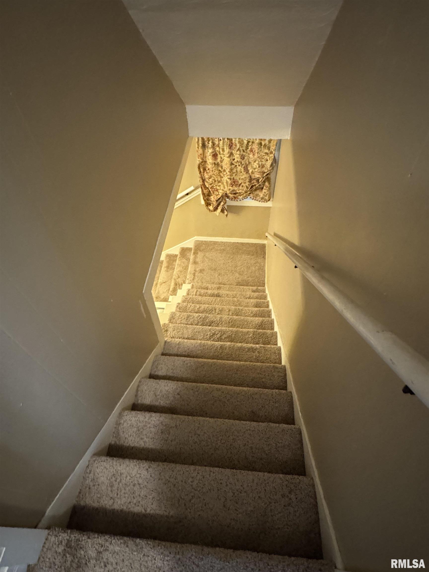 226 Cass Place Canton, IL 61520 - Photo 26 of 41