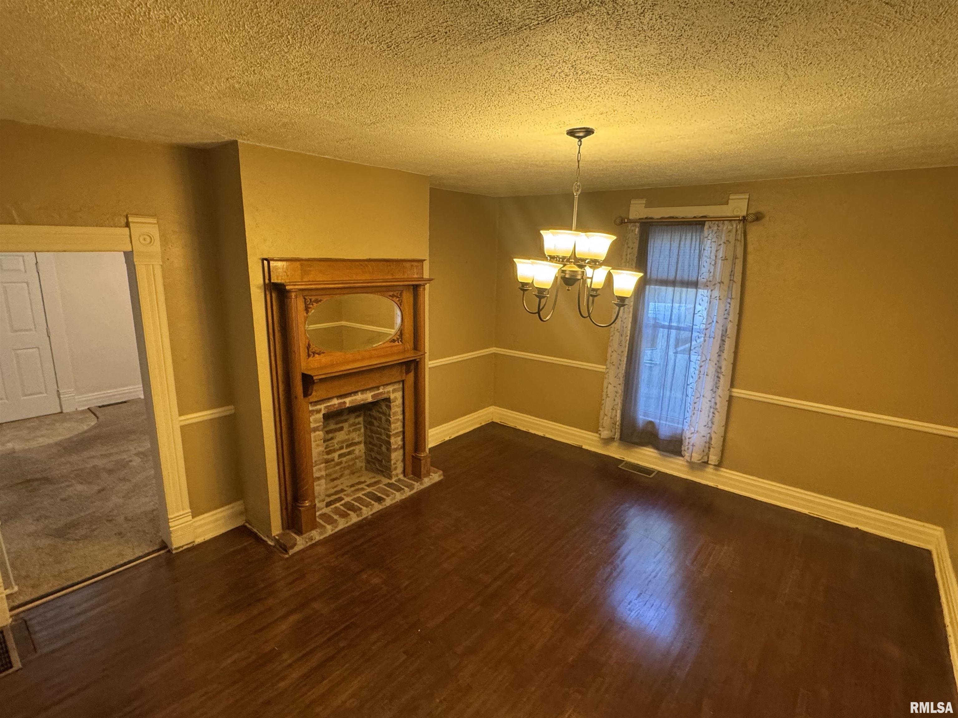 226 Cass Place Canton, IL 61520 - Photo 27 of 41