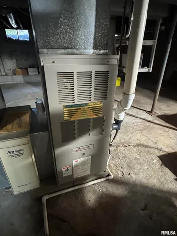 $130,000 | 226 Cass Place, Canton, IL 61520