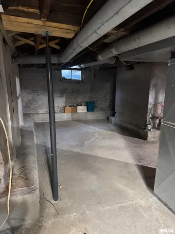 $130,000 | 226 Cass Place, Canton, IL 61520