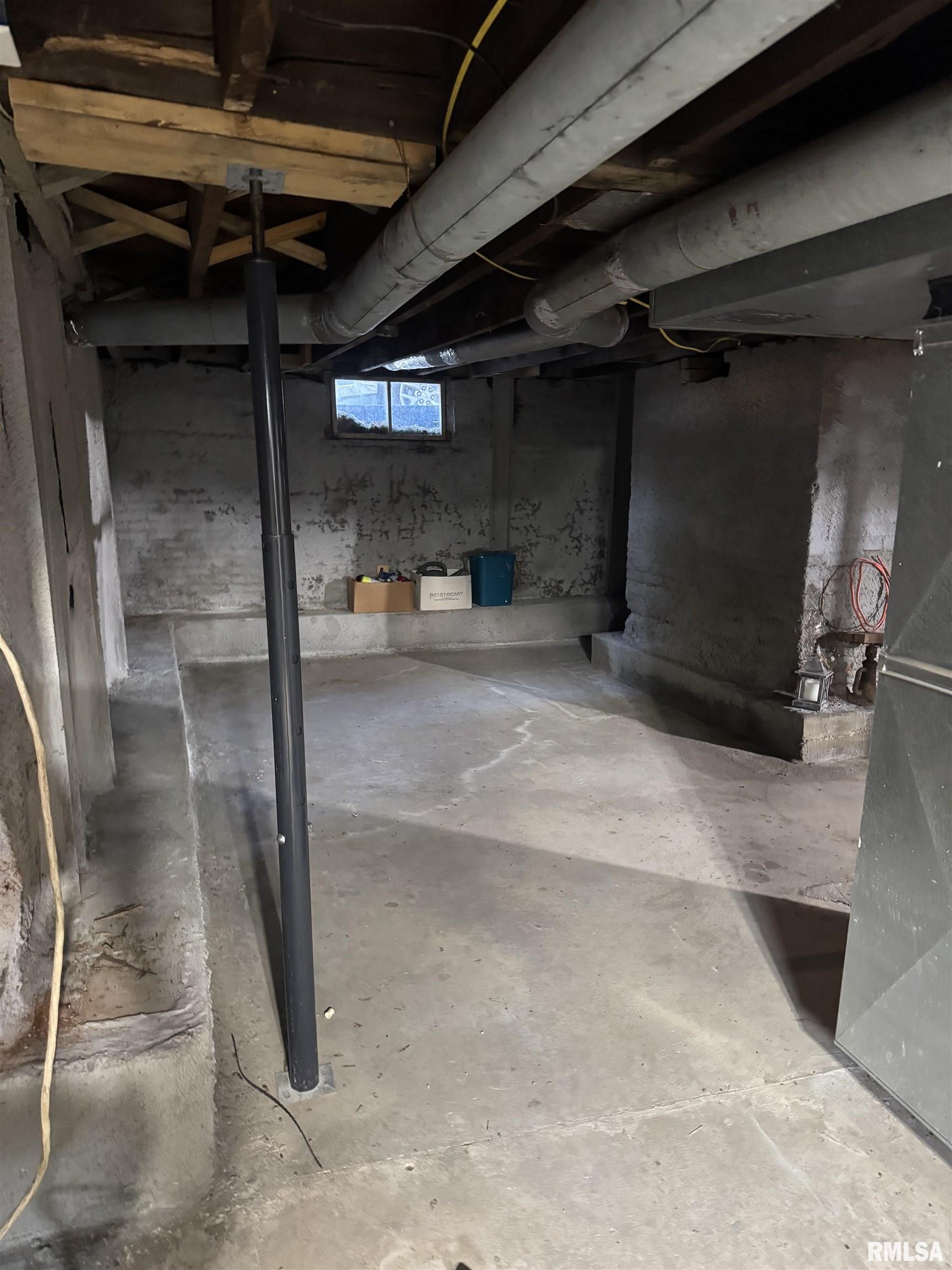 226 Cass Place Canton, IL 61520 - Photo 34 of 41