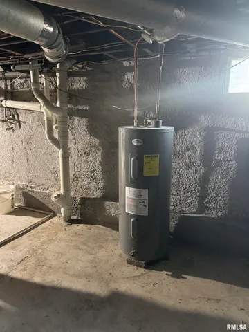 $130,000 | 226 Cass Place, Canton, IL 61520