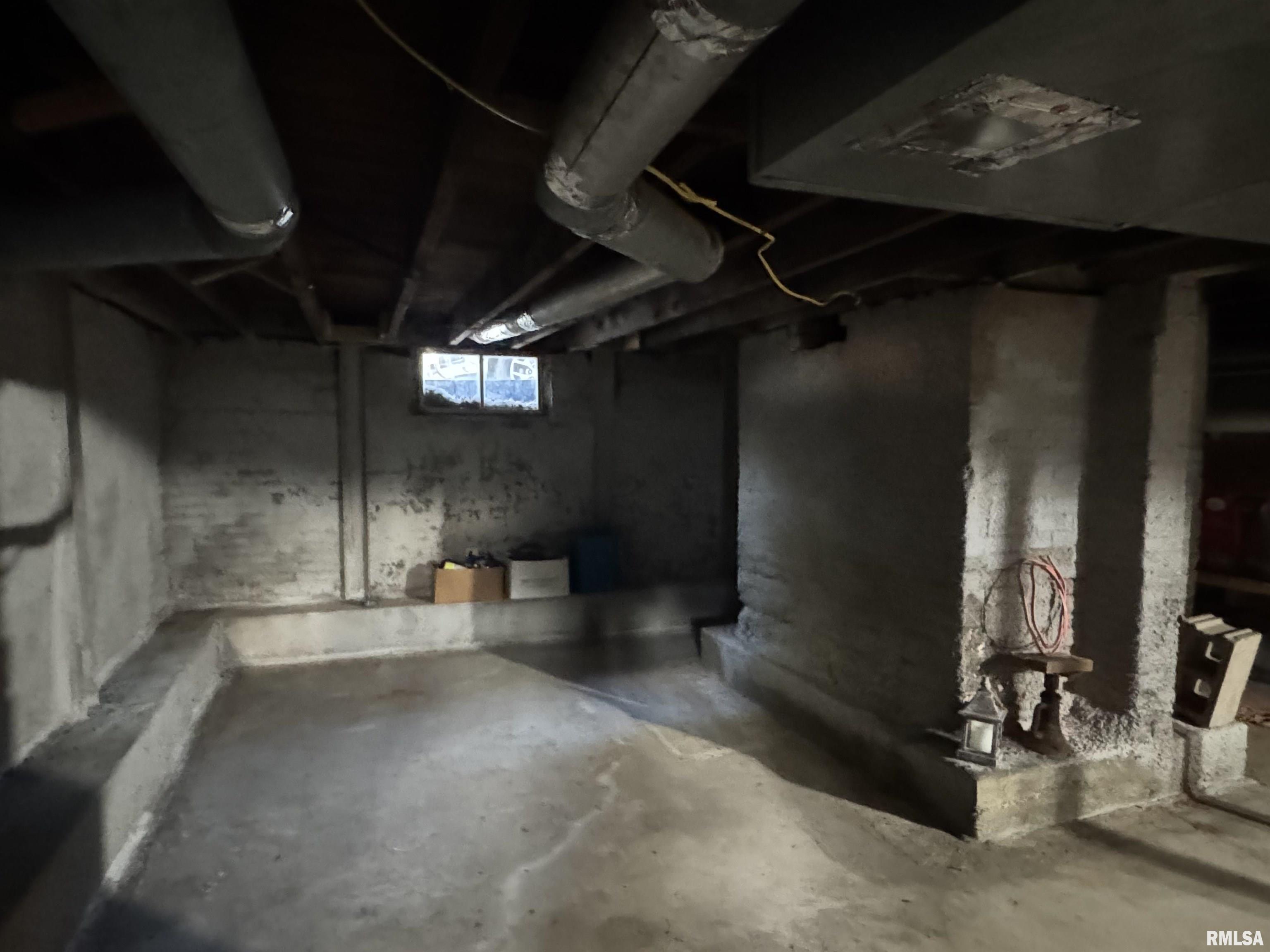 226 Cass Place Canton, IL 61520 - Photo 36 of 41