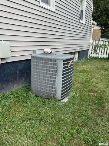 $130,000 | 226 Cass Place, Canton, IL 61520