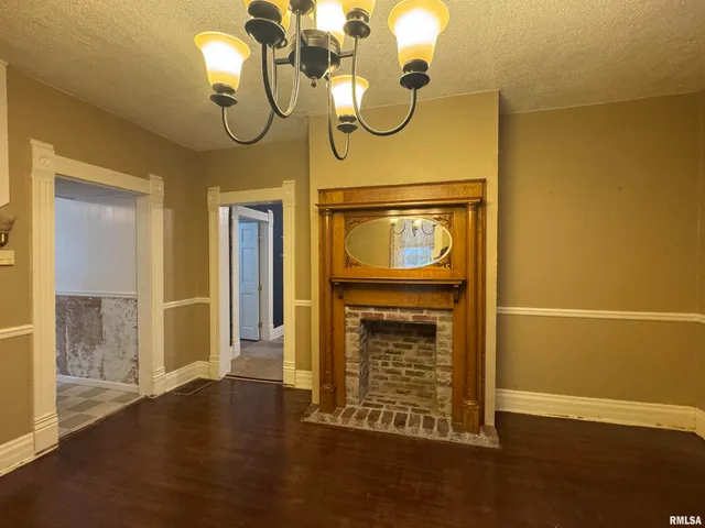 $130,000 | 226 Cass Place, Canton, IL 61520